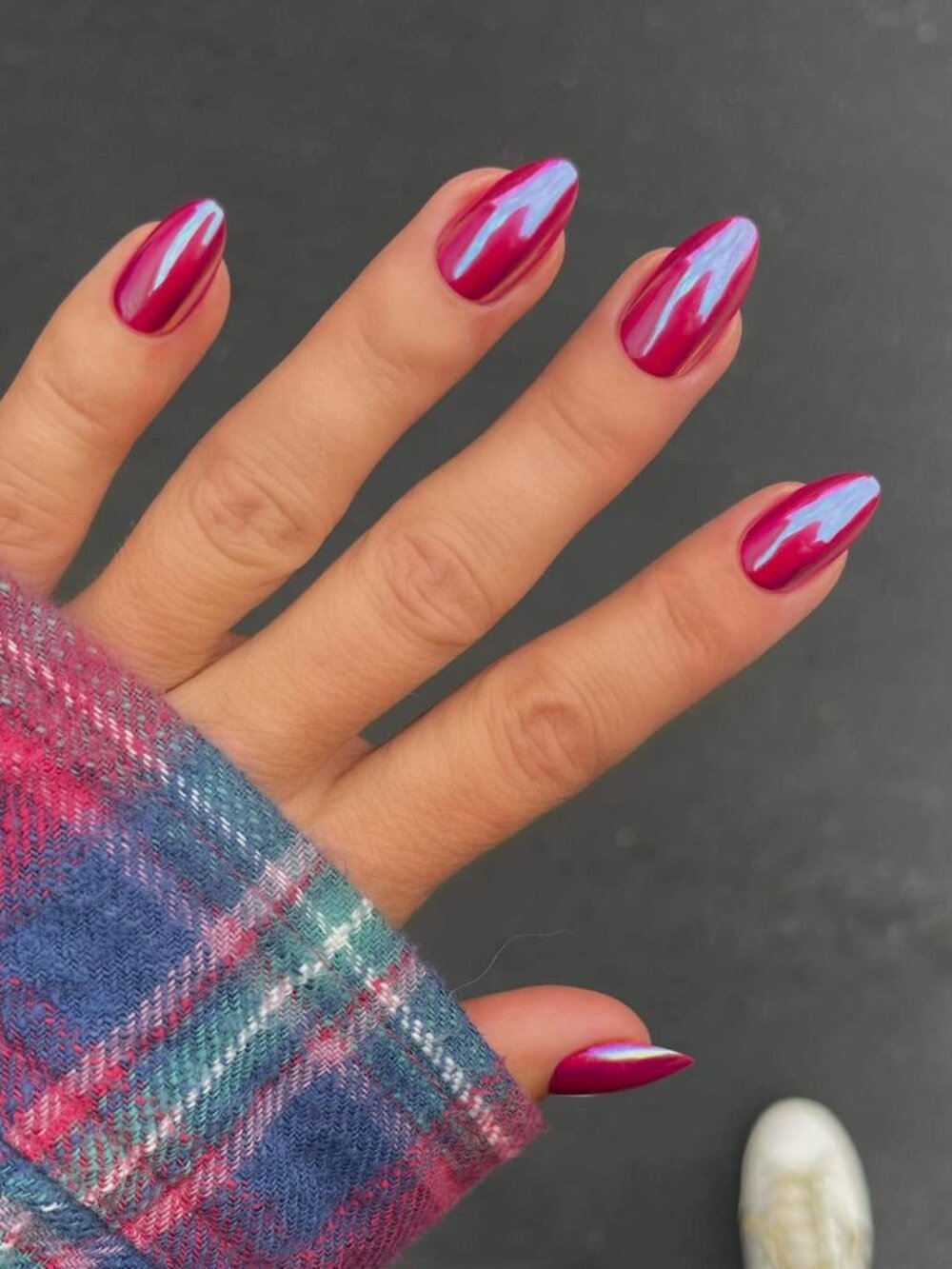 New Red Aspen Press-On Nails Showtime Saskia Pink Medium Almond
